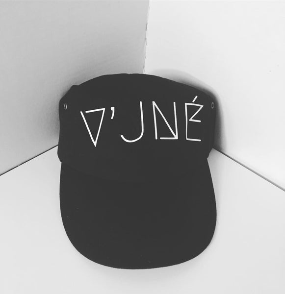 V’JNÉ Caps